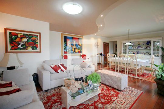 Apartamento à venda com 3 quartos, 198m² em Santo Antônio, Belo Horizonte