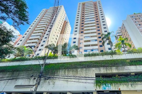 Fachada de apartamento à venda com 2 quartos, 84m² em Pinheiros, São Paulo