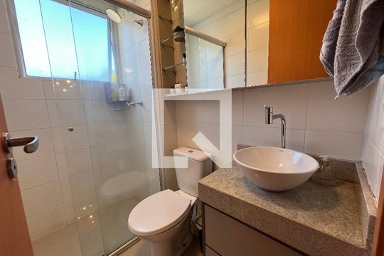 Banheiro de apartamento à venda com 2 quartos, 40m² em Rondônia, Novo Hamburgo