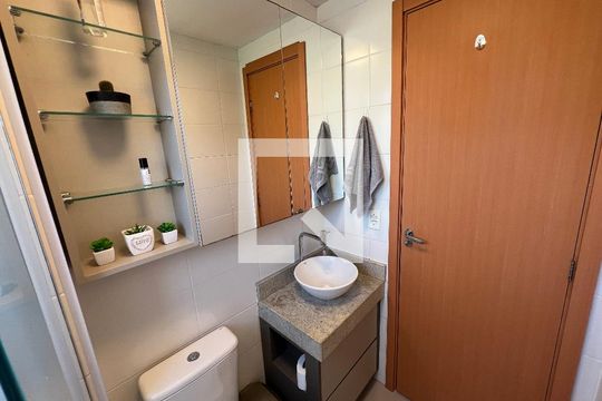 Banheiro de apartamento à venda com 2 quartos, 40m² em Rondônia, Novo Hamburgo