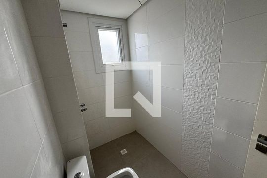 Banheiro da Suíte de apartamento à venda com 2 quartos, 79m² em Centro, São Leopoldo