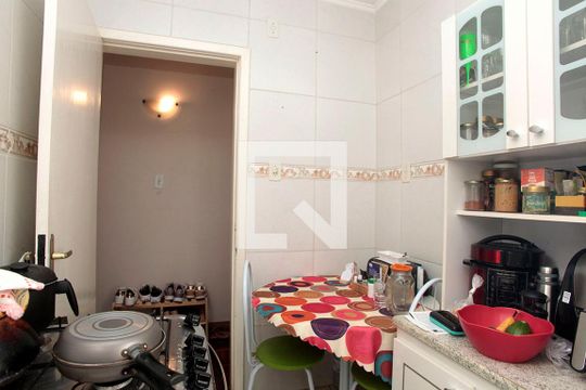 Cozinha de apartamento à venda com 1 quarto, 39m² em Floresta, Porto Alegre