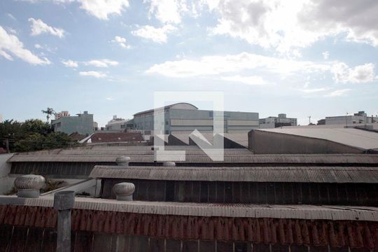 Quarto vista de apartamento à venda com 1 quarto, 39m² em Floresta, Porto Alegre