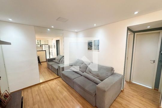 Sala de apartamento para alugar com 2 quartos, 48m² em Camargos, Belo Horizonte