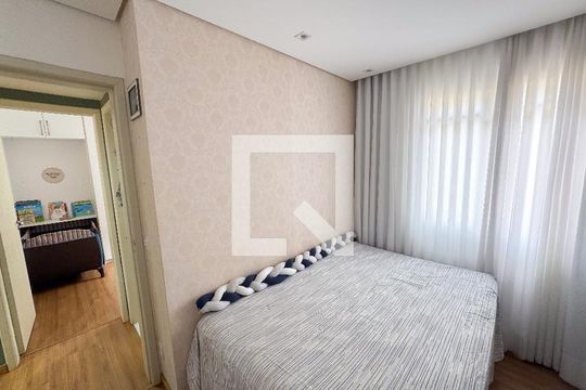 Quarto 1 de apartamento para alugar com 2 quartos, 48m² em Camargos, Belo Horizonte