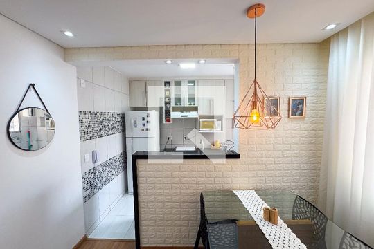 Sala de apartamento para alugar com 2 quartos, 48m² em Camargos, Belo Horizonte