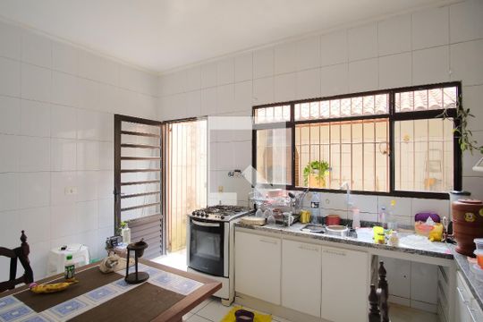 Cozinha de casa para alugar com 2 quartos, 111m² em Penha de França, São Paulo