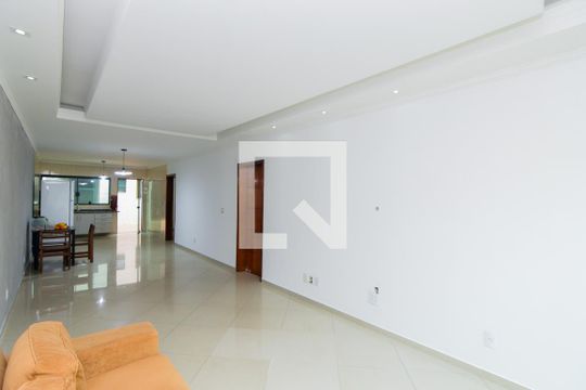 Sala de casa à venda com 3 quartos, 260m² em Vila Trabalhista, Guarulhos