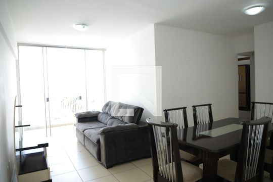 Apartamento para alugar com 3 quartos, 77m² em Setor Bueno, Goiânia