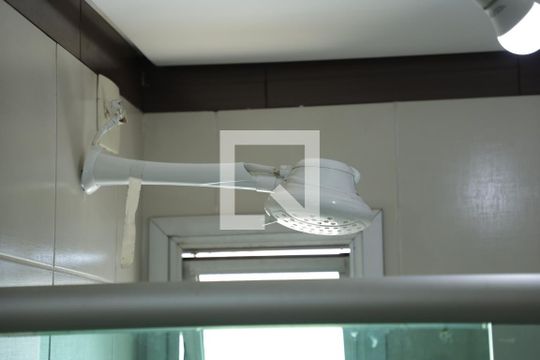 Banheiro da Suíte 2 de apartamento para alugar com 3 quartos, 77m² em Setor Bueno, Goiânia