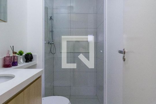 Banheiro de apartamento à venda com 2 quartos, 47m² em Vila Andrade, São Paulo