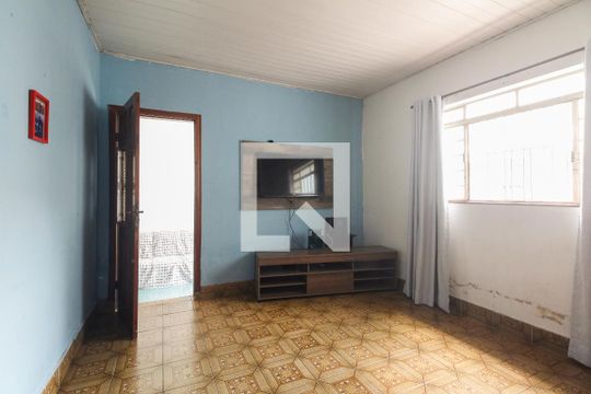Casa à venda com 4 quartos, 156m² em Cidade Mãe do Céu, São Paulo