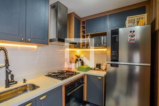 Cozinha de apartamento à venda com 2 quartos, 100m² em Vila Assunção, Santo André