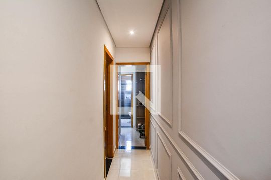 Corredor de apartamento à venda com 2 quartos, 100m² em Vila Assunção, Santo André