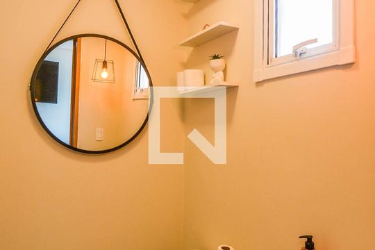 Banheiro de serviço de apartamento à venda com 2 quartos, 100m² em Vila Assunção, Santo André
