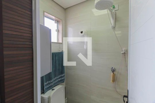 Banheiro de Serviço de apartamento para alugar com 3 quartos, 180m² em Chácara Mafalda, São Paulo