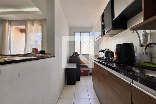 Cozinha de apartamento à venda com 2 quartos, 45m² em Parque São Vicente, Mauá