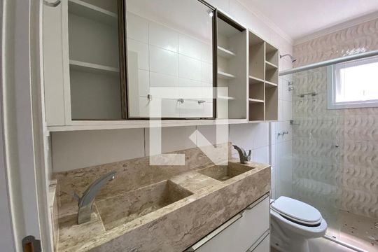 Banheiro da Suíte de casa à venda com 3 quartos, 172m² em Canudos, Novo Hamburgo