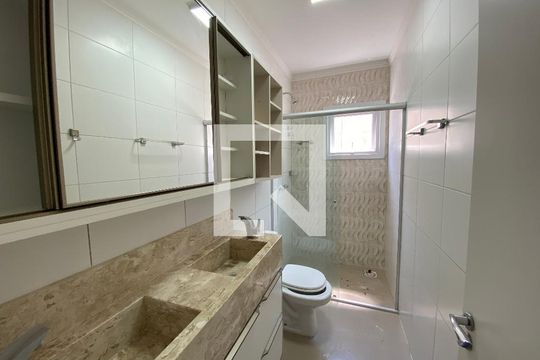 Banheiro da Suíte de casa à venda com 3 quartos, 172m² em Canudos, Novo Hamburgo