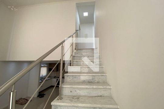 Escada de casa à venda com 3 quartos, 172m² em Canudos, Novo Hamburgo