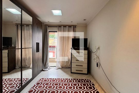 Suíte de casa à venda com 3 quartos, 266m² em Vila Guaraciaba, Santo André