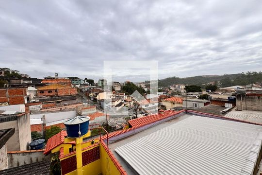 Lavanderia - Vista de casa à venda com 3 quartos, 266m² em Vila Guaraciaba, Santo André
