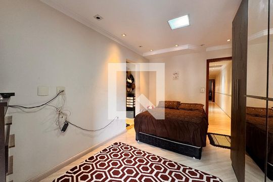 Suíte de casa à venda com 3 quartos, 266m² em Vila Guaraciaba, Santo André