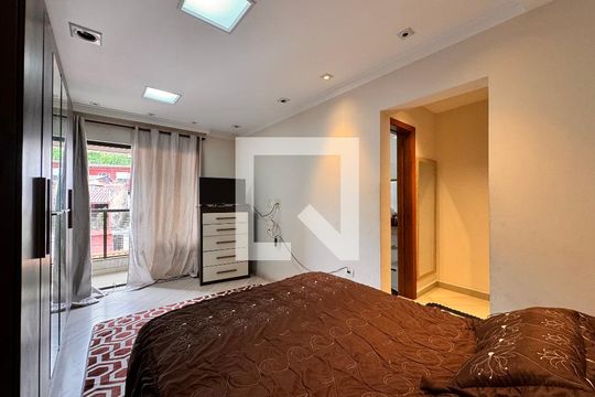 Suíte de casa à venda com 3 quartos, 266m² em Vila Guaraciaba, Santo André
