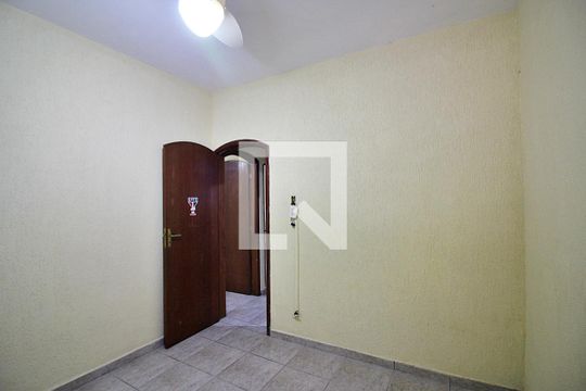 Quarto 2 de casa à venda com 5 quartos, 256m² em Jardim Hollywood, São Bernardo do Campo