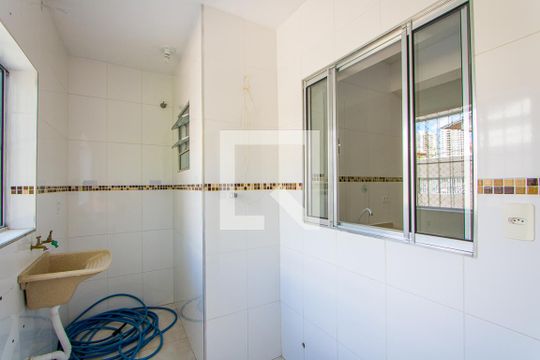 Área de serviço de casa para alugar com 2 quartos, 52m² em Vila Eldizia, Santo André