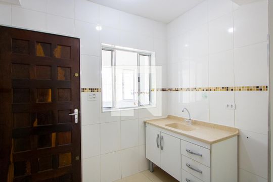 Cozinha de casa para alugar com 2 quartos, 52m² em Vila Eldizia, Santo André