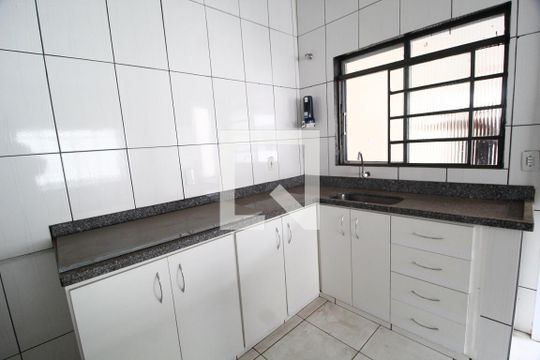 Cozinha de casa para alugar com 6 quartos, 320m² em Nossa Senhora Aparecida, Uberlândia
