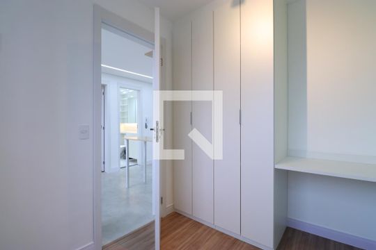 Quarto 1 de apartamento à venda com 2 quartos, 34m² em Água Branca, São Paulo