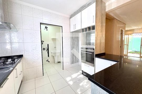 Cozinha de casa de condomínio à venda com 3 quartos, 126m² em Medeiros, Jundiaí