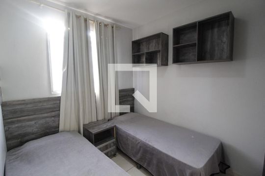 Quarto 2 de apartamento para alugar com 2 quartos, 45m² em Shopping Park, Uberlândia