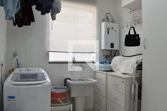 Área de Serviço de casa para alugar com 4 quartos, 300m² em Centro Cívico, Curitiba