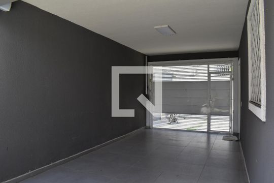 Garagem de casa para alugar com 4 quartos, 300m² em Centro Cívico, Curitiba