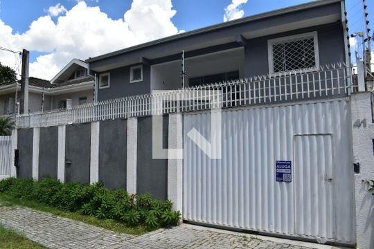 Fachada de casa para alugar com 4 quartos, 300m² em Centro Cívico, Curitiba