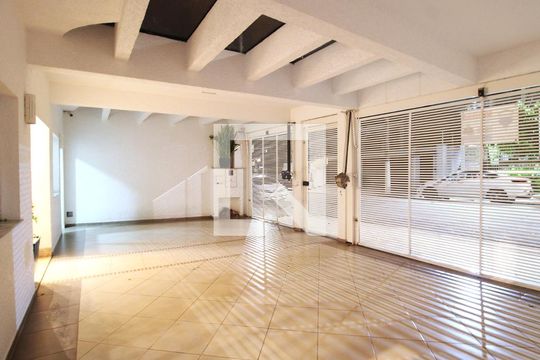 Garagem de casa à venda com 4 quartos, 400m² em Jardim Leonor Mendes de Barros, São Paulo