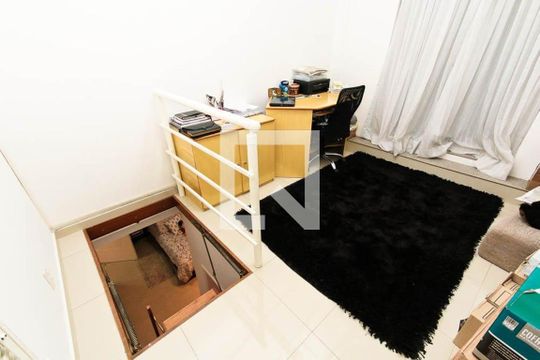 Sotão de casa à venda com 4 quartos, 400m² em Jardim Leonor Mendes de Barros, São Paulo
