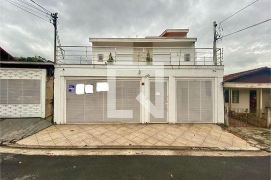 Fachada com plaquinha de casa à venda com 4 quartos, 400m² em Jardim Leonor Mendes de Barros, São Paulo