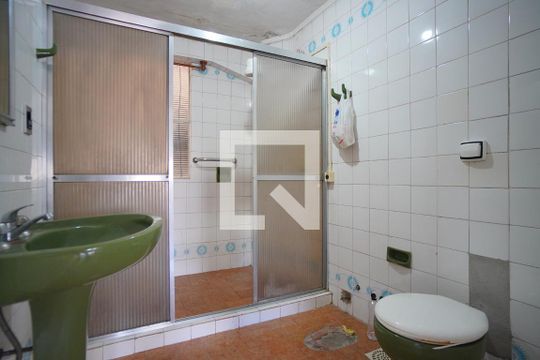 Banheiro Corredor de apartamento à venda com 3 quartos, 80m² em Floresta, Porto Alegre