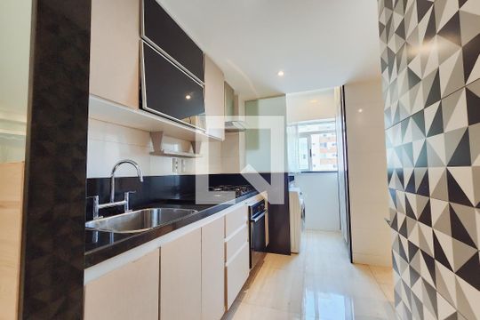 Cozinha de apartamento para alugar com 3 quartos, 100m² em Botafogo, Rio de Janeiro