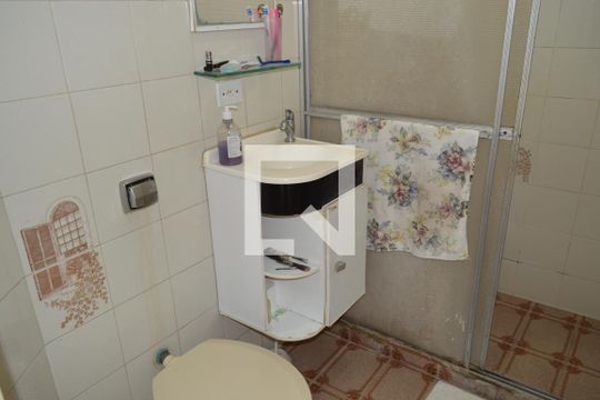 Banheiro de apartamento à venda com 2 quartos, 80m² em Cambuci, São Paulo