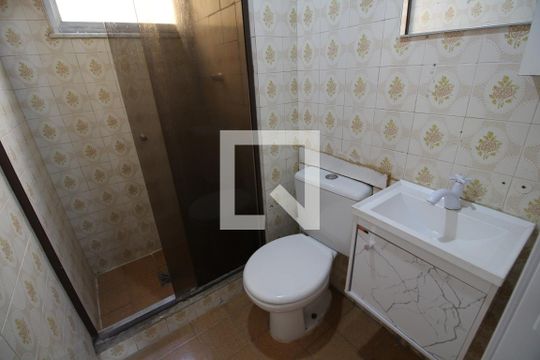 Banheiro de apartamento à venda com 2 quartos, 50m² em Taquara, Rio de Janeiro