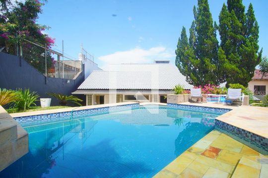 Piscina de casa para alugar com 3 quartos, 500m² em Chácara das Pedras, Porto Alegre