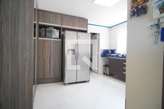 Cozinha de casa para alugar com 3 quartos, 500m² em Chácara das Pedras, Porto Alegre