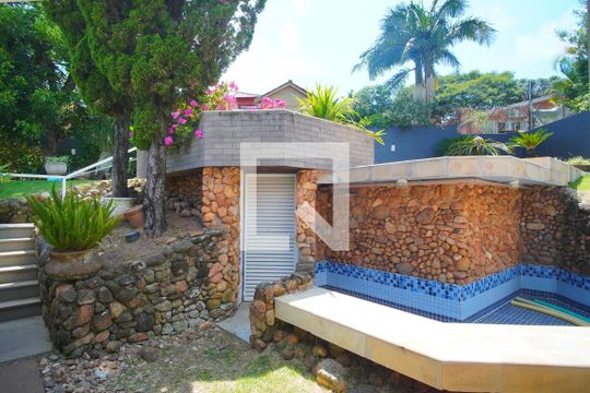 Quarto 2 - Vista de casa para alugar com 3 quartos, 500m² em Chácara das Pedras, Porto Alegre