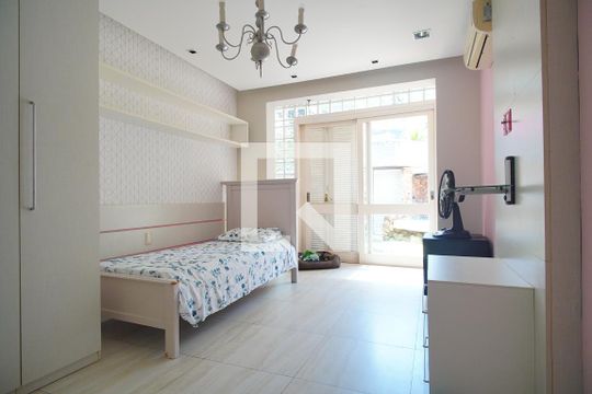 Quarto 2 de casa para alugar com 3 quartos, 500m² em Chácara das Pedras, Porto Alegre