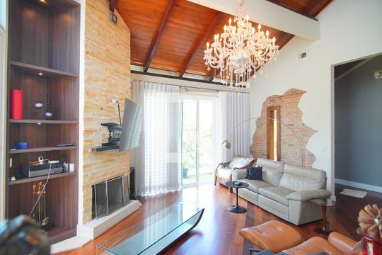 Casa para alugar com 3 quartos, 500m² em Chácara das Pedras, Porto Alegre